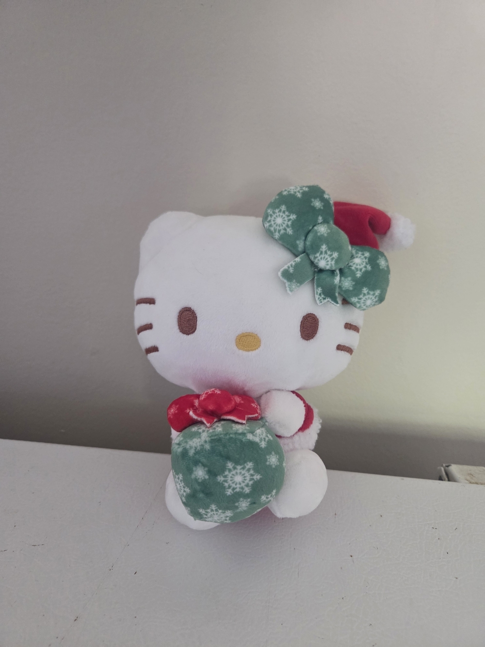 Jazwares Hello Kitty and Friends 8" Holiday Plush